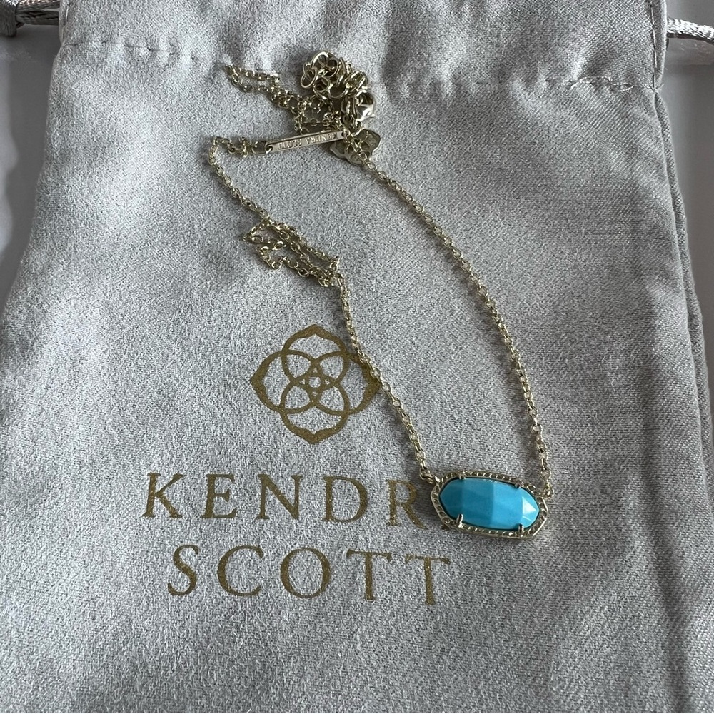 Kendra Scott necklace